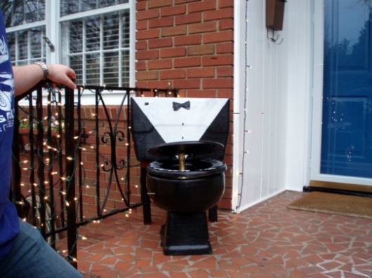 2006-1231-NewYearToilet04.JPG